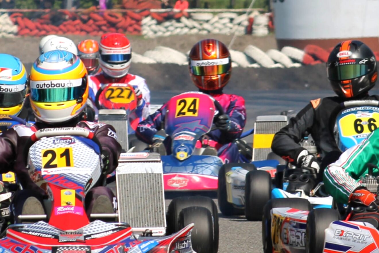 Volles Startfeld mit Karts – ideal für Firmen- und Gruppenanlässe